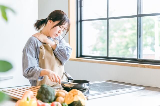 女性の肩こり
