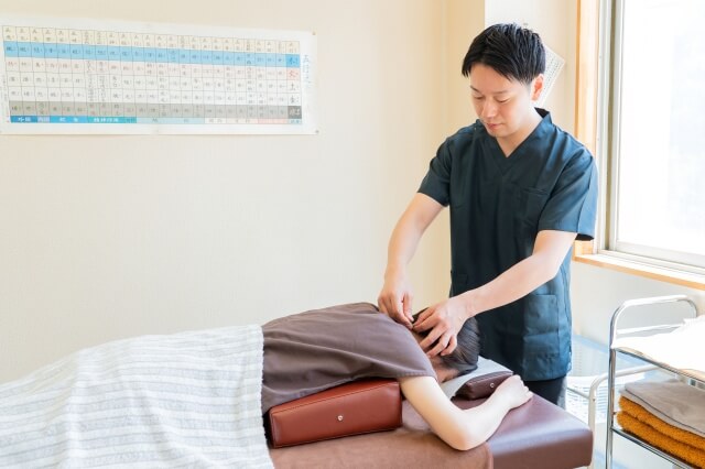 院長による鍼灸施術
