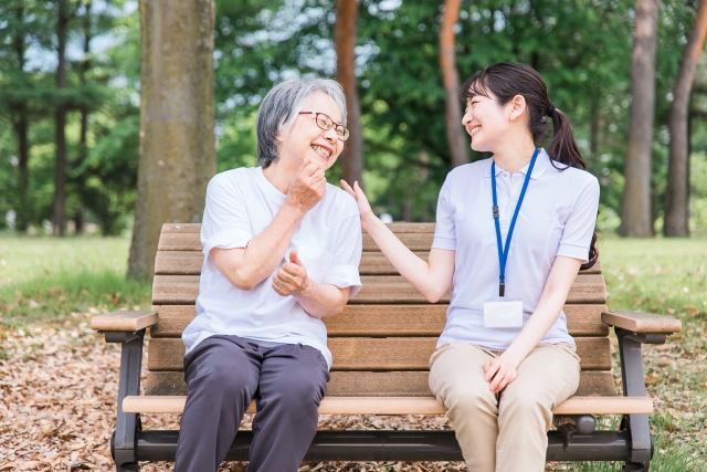 笑顔の女性